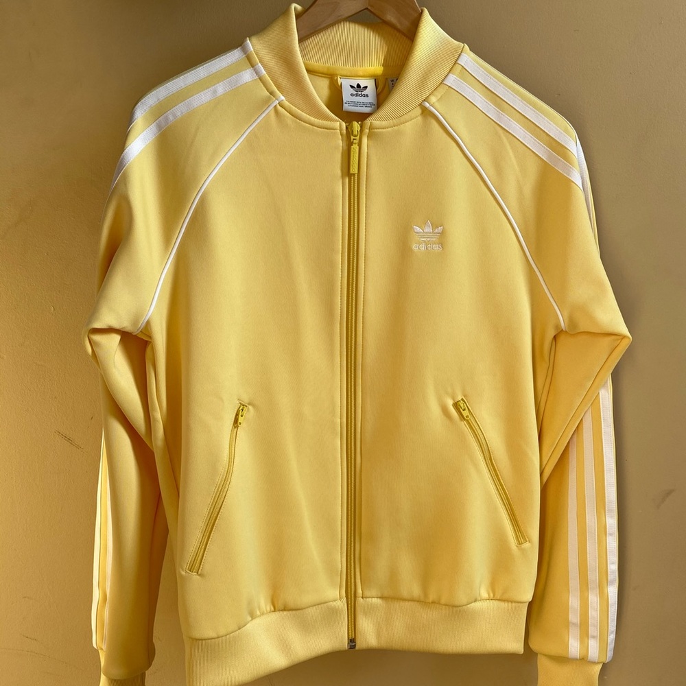 Adidas set yellow